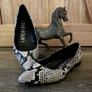 Calvin Klein flats 8 1/2